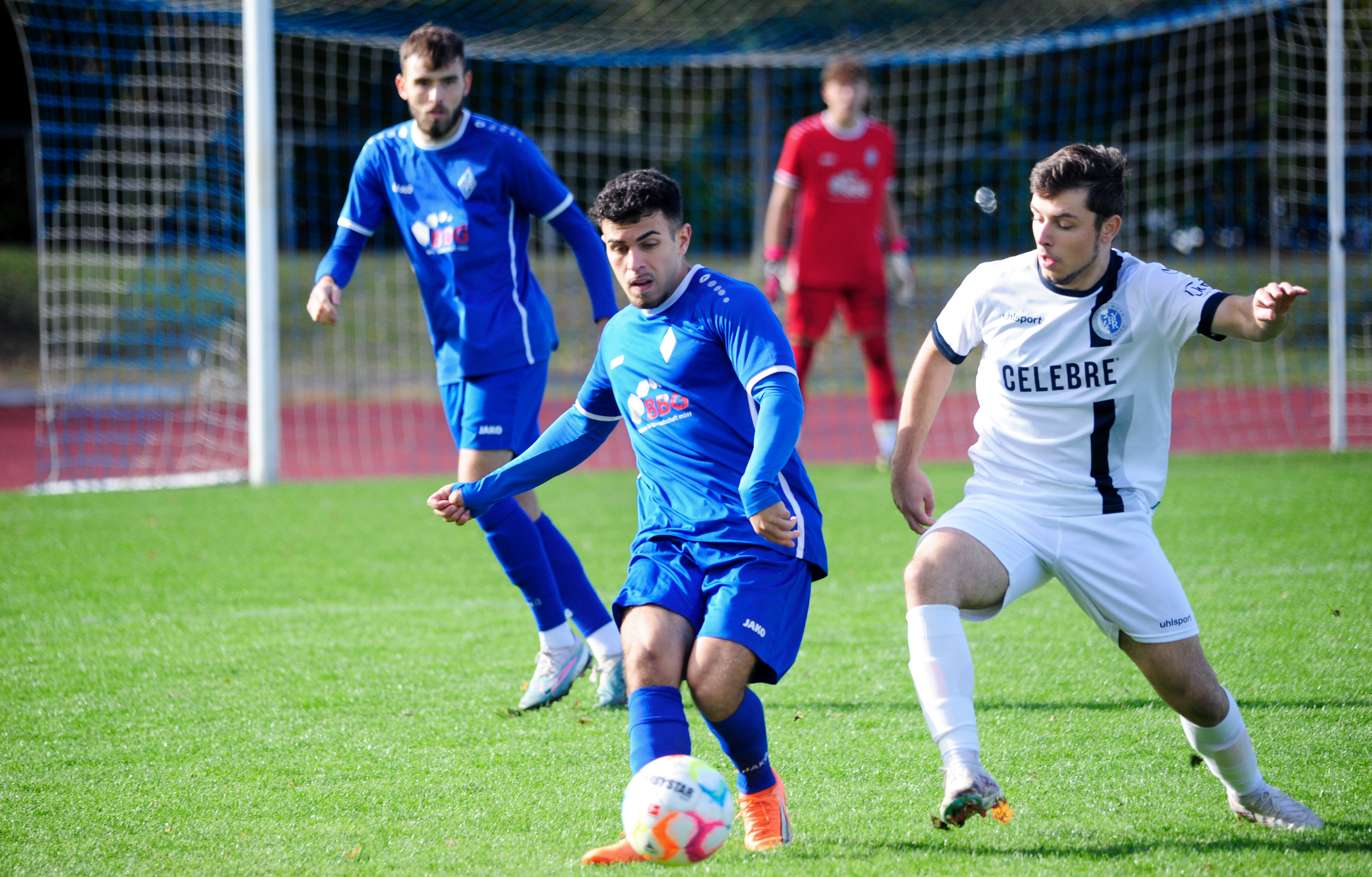 Alban Dodoli und die SV Böblingen zogen gegen Young Boys Reutlingen den Kürzeren. Das hätte nicht sein müssen.     Bild: Photostampe