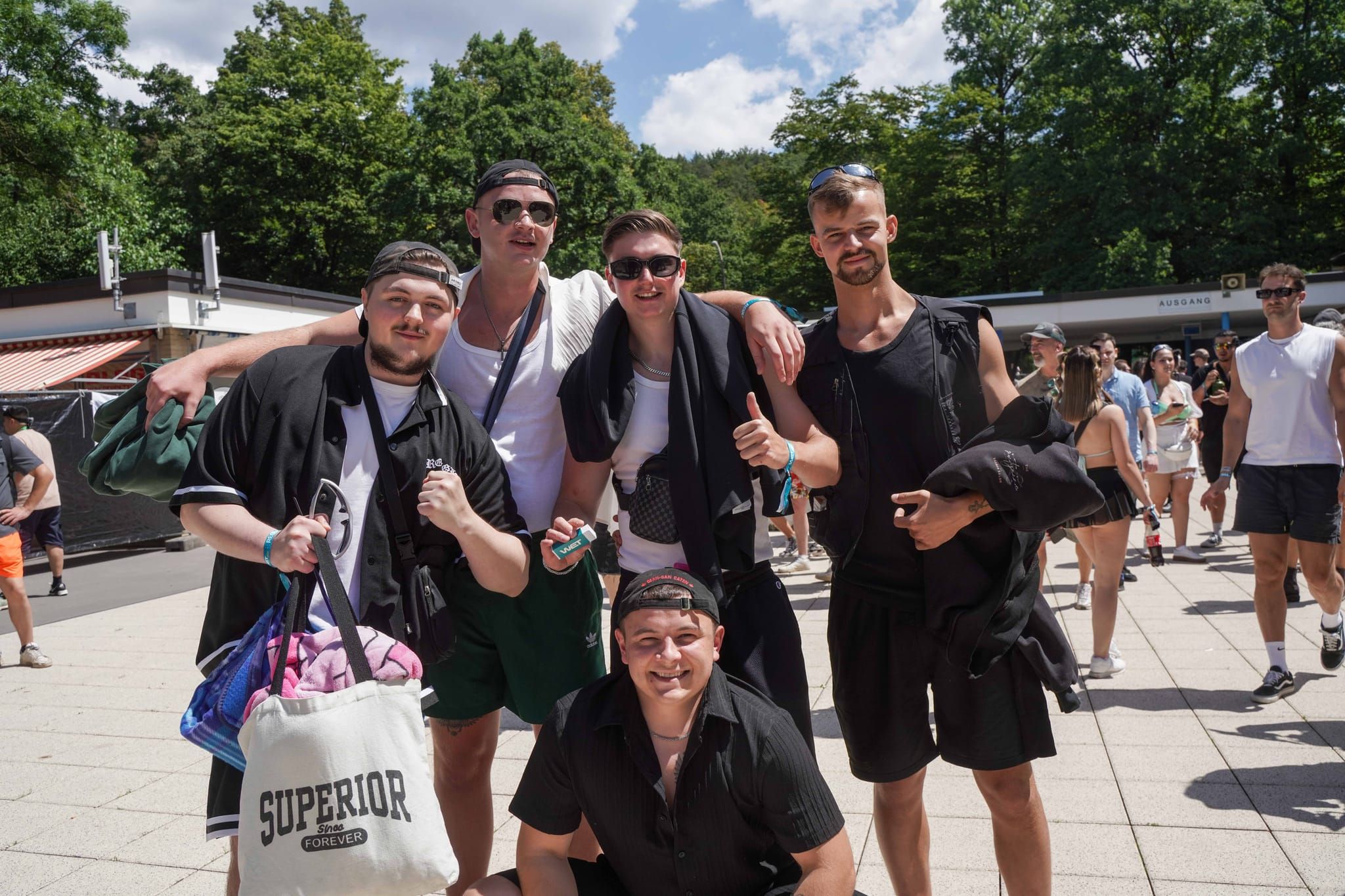 Feinster Techno und super Stimmung im Sindelfinger Freibad.