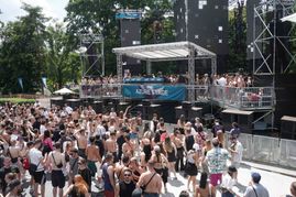 Feinster Techno und super Stimmung im Sindelfinger Freibad.