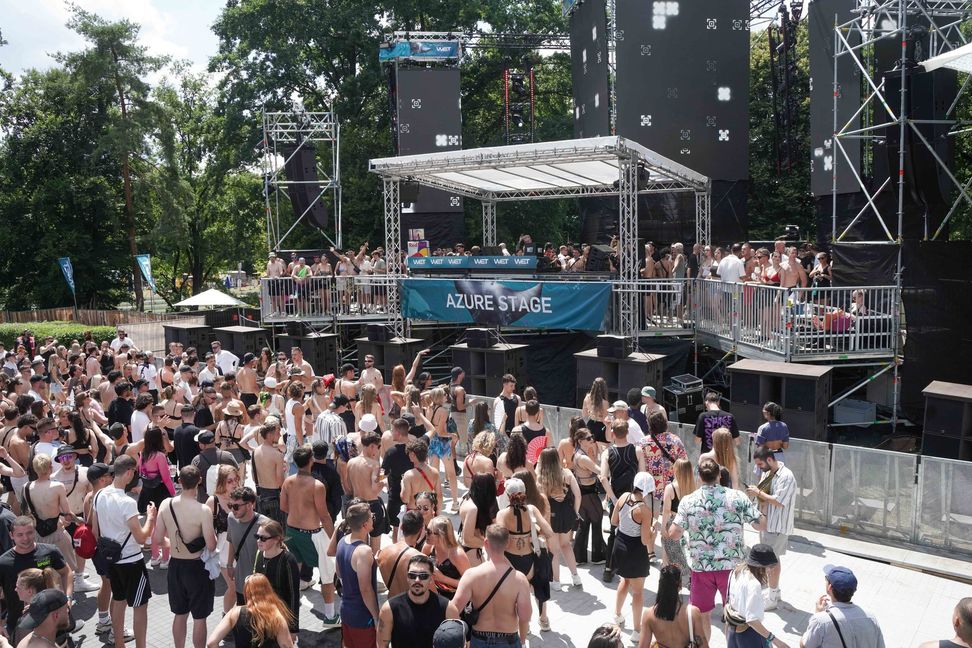 Feinster Techno und super Stimmung im Sindelfinger Freibad.