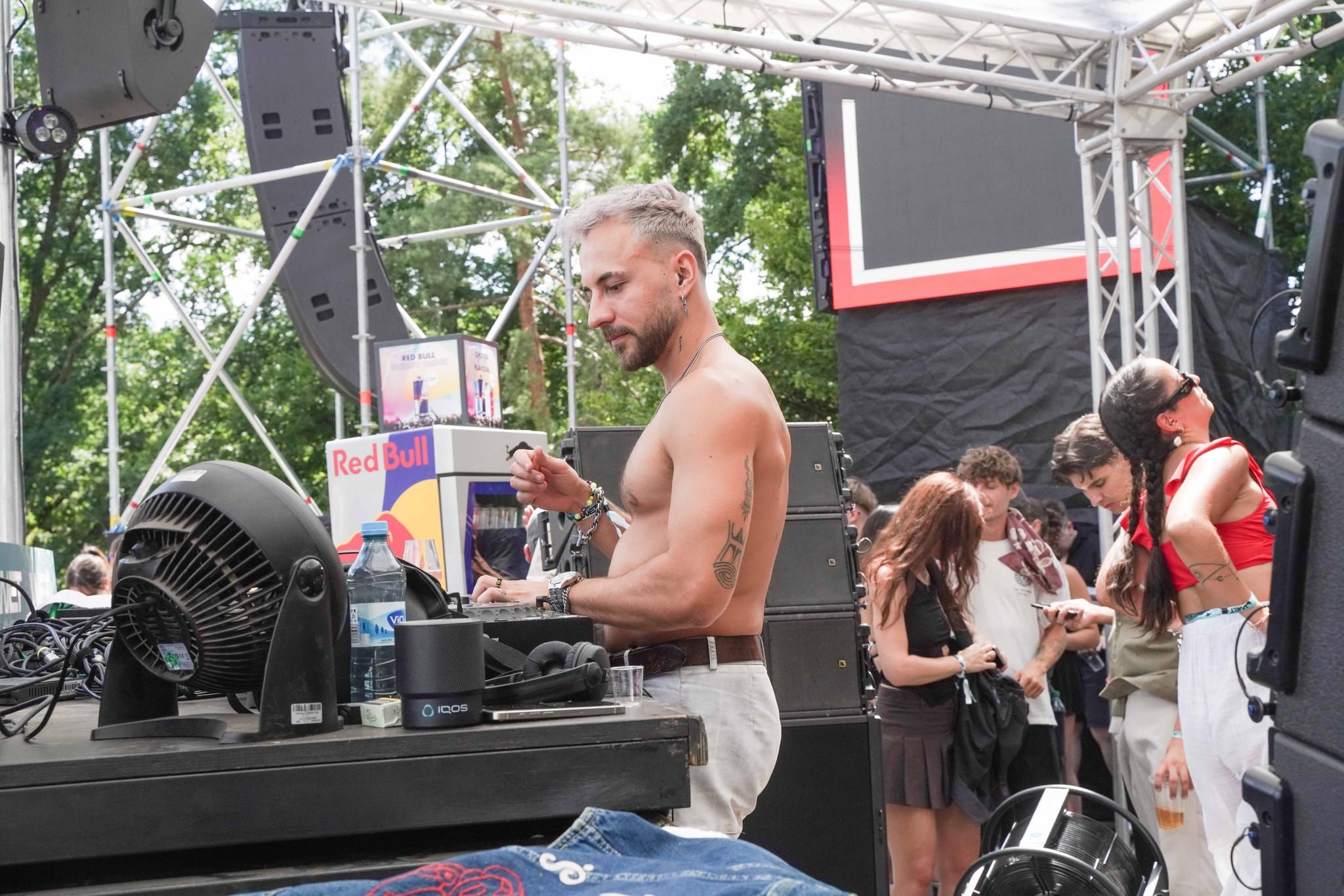 Feinster Techno und super Stimmung im Sindelfinger Freibad.