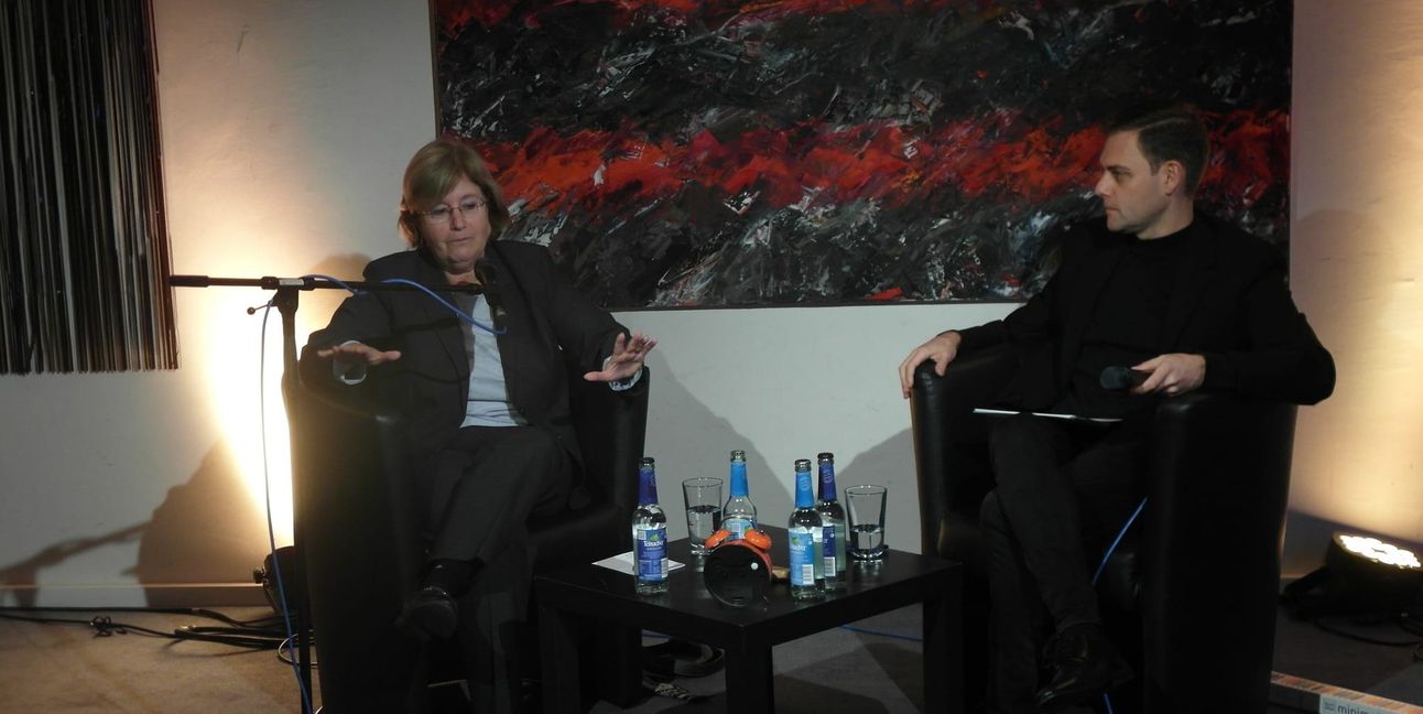 Talya Lador-Fresher und Florian Wahl beim Böblinger Kulturnetzwerk Blaues Haus (von links).