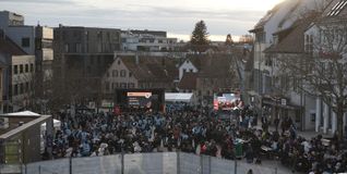 Tausende treffen sich zum Fastenbrechen auf dem Sindelfinger Marktplatz.