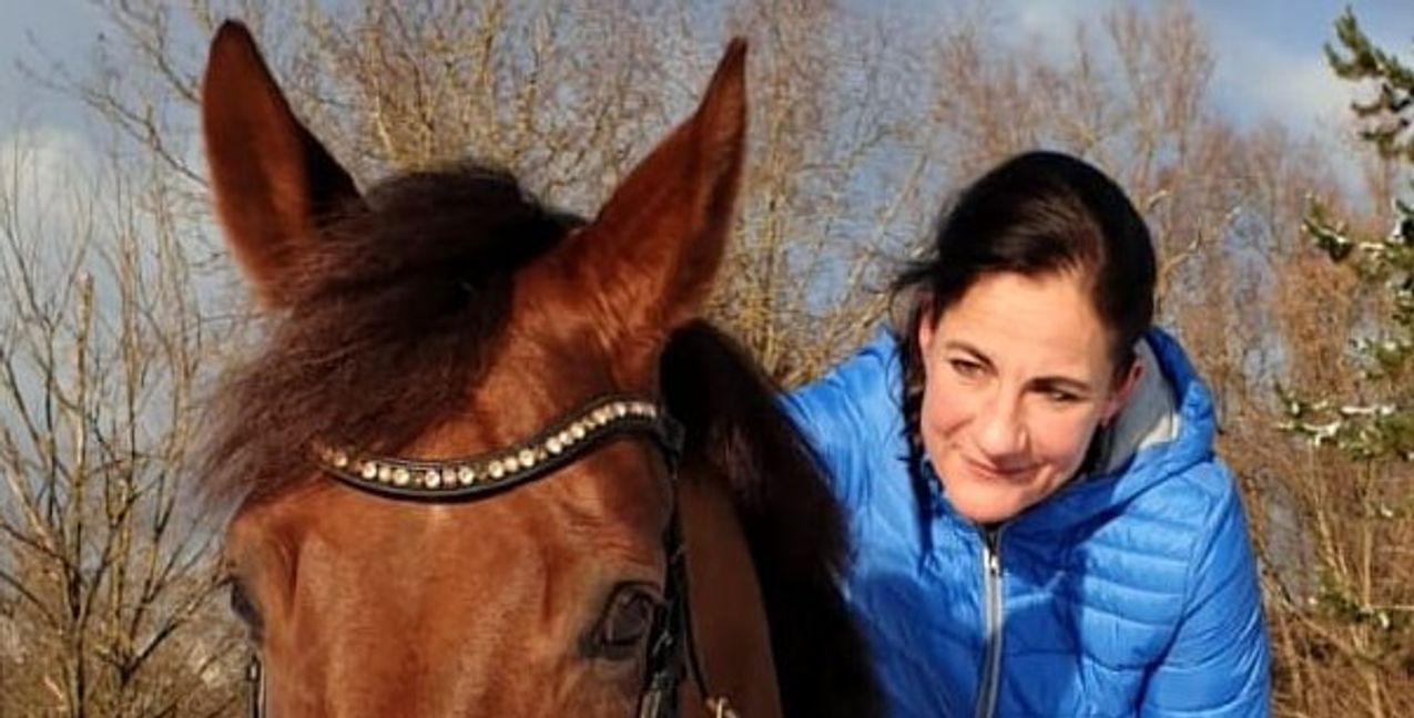 Martina Steisslinger mir ihrem Fuchs Favory. Bild: Häusler