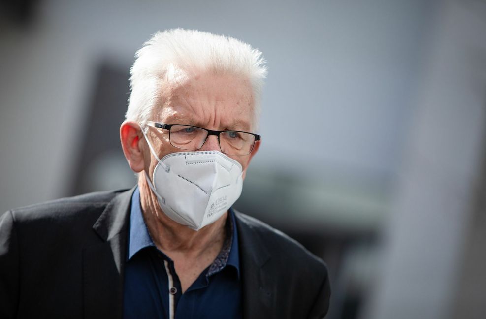 Winfried Kretschmann plagen derzeit vor allem Sorgen um die Coronakrise. Trotzdem soll die Entscheidung über Koalitionsverhandlungen diese Woche fallen. Foto: dpa/Christoph Schmidt