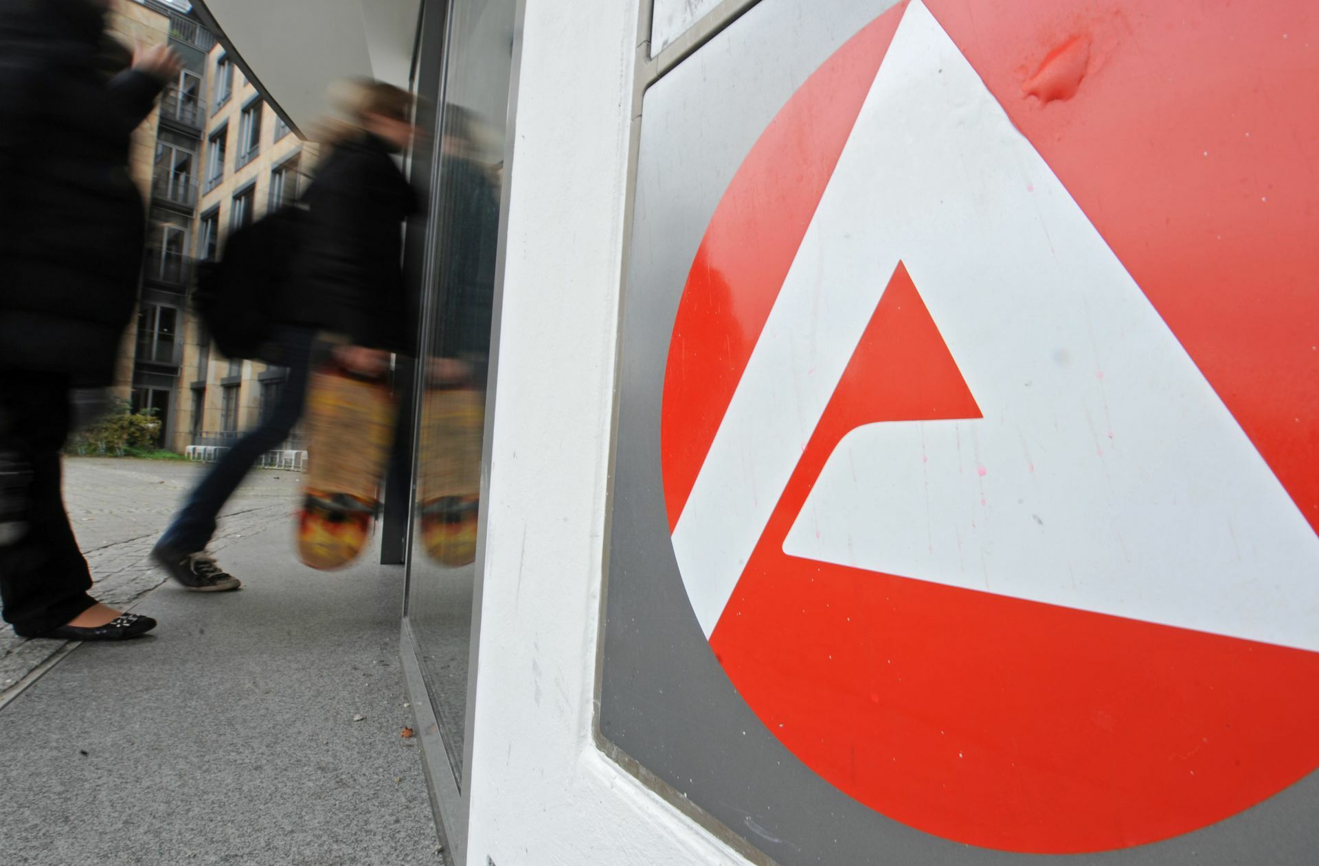 Das Jobcenter fordert Transferleistungen zurück, wenn es diese für unberechtigt hält. Foto: dpa/Patrick Seeger