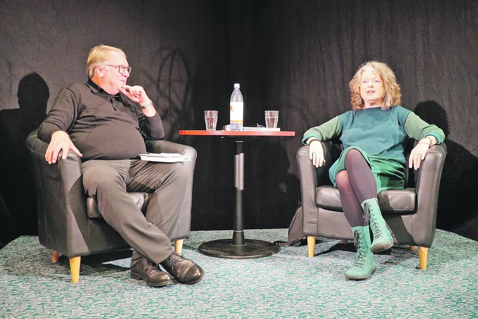 Ingrid Freimuth im Gespräch mit SZ/BZ-Chefredakteur Jürgen Haar. Bild: Heiden