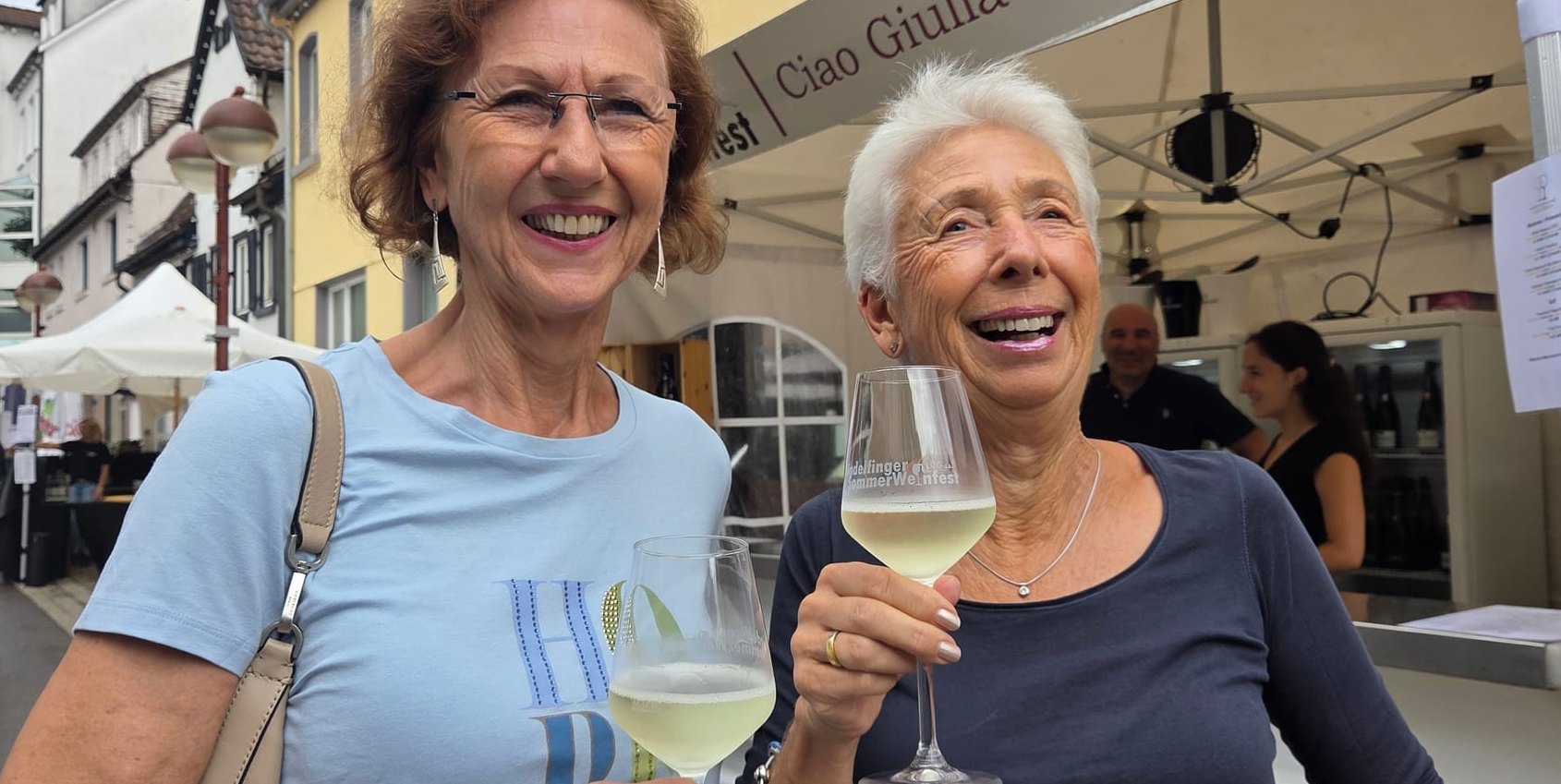 Feste wollen gefeiert werden: Ein Prosit auf zwei schöne Tage im Zeichen des Weines in der Innenstadt.