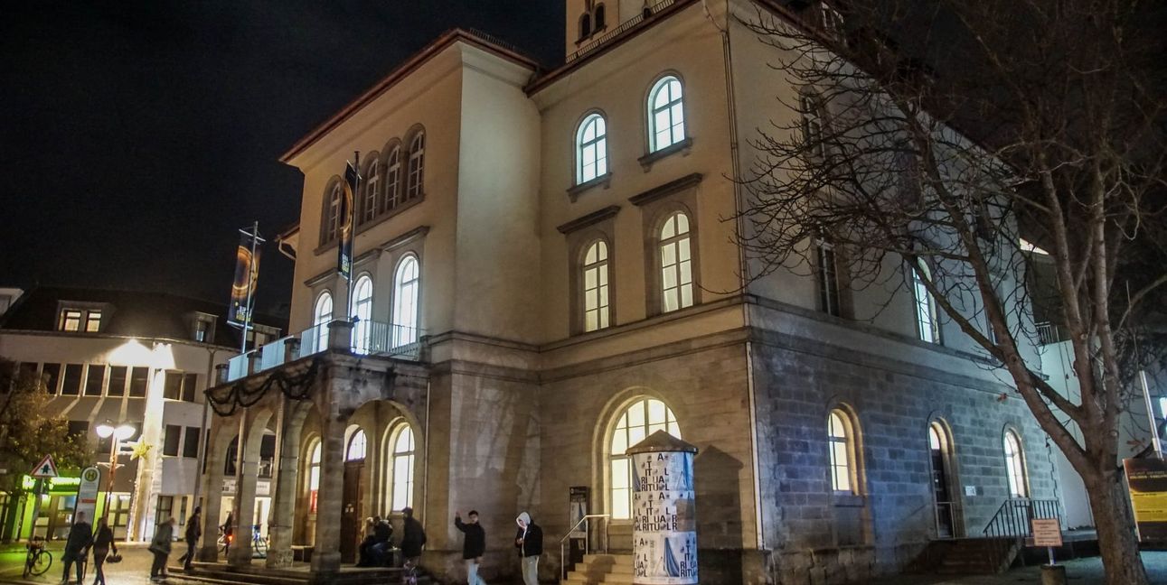 Die 22. Lange Nacht der Museen lockt in Museen und Galerien in Sindelfingen und Böblingen. Ein Shuttle-Bus stellt die Verbindung her.