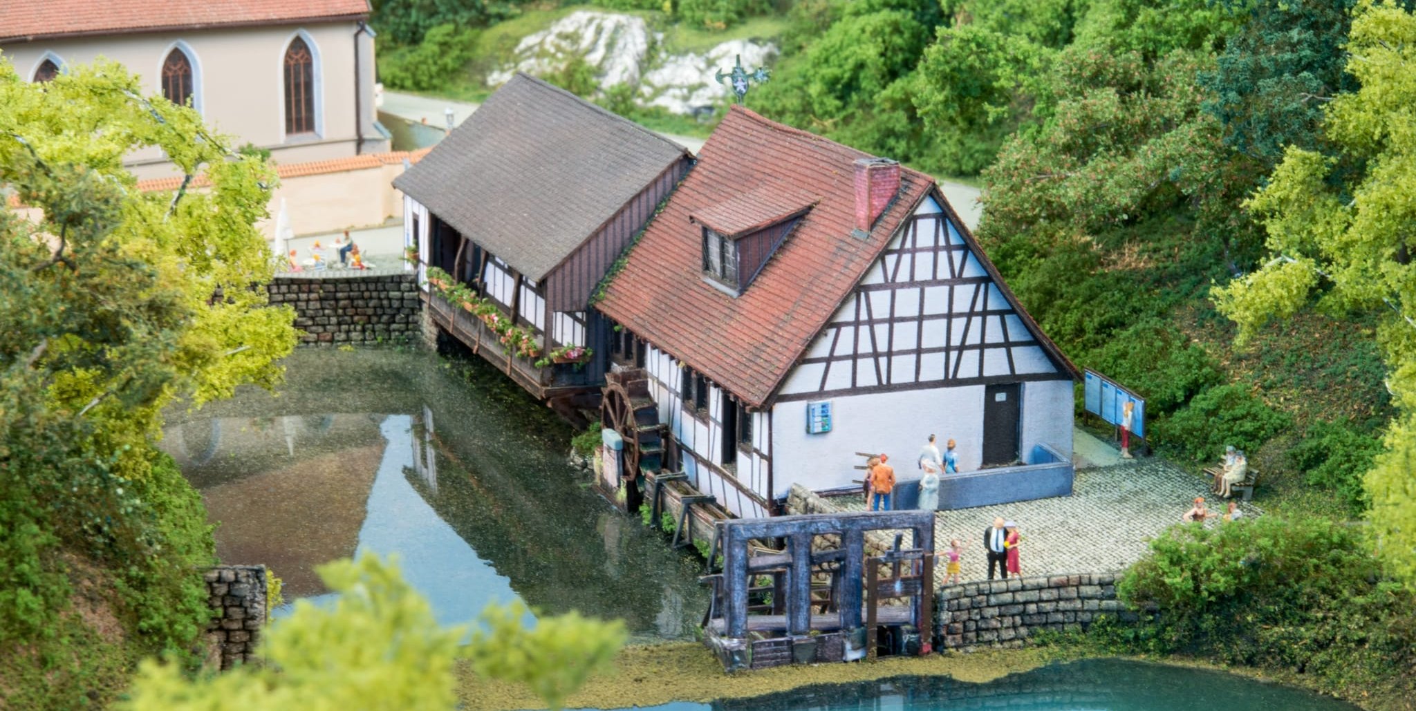 Im Döffinger Gemeindehaus der Martinskirche wird eine Modellbahnanlage aufgebaut. Bild: z