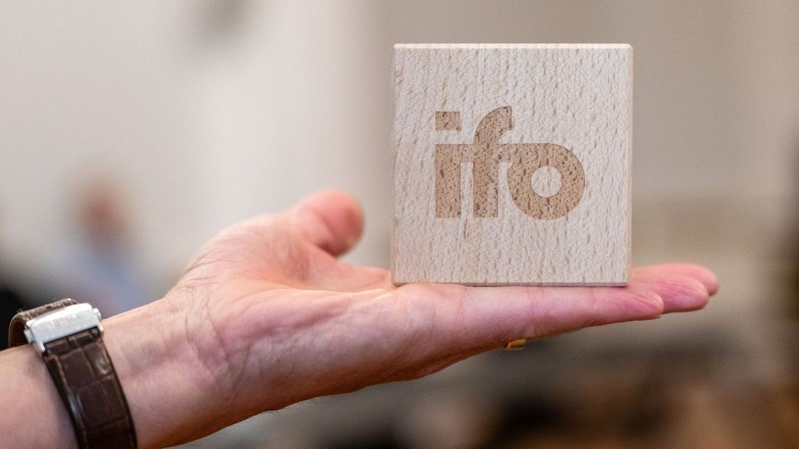 Das Münchner Ifo-Institut berichtet von steigendem Materialmangel in der Industrie. (Archivbild)