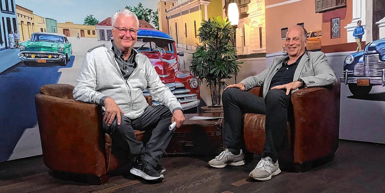 Wolfgang Hermle (rechts), neuer Geschäftsführer der Mineraltherme Böblingen, im Stadtgespräch Böblingen mit Hans-Jörg Zürn (Sindelfinger Zeitung/Böblinger Zeitung).