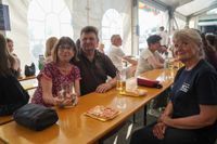 Superstimmung bei der Sommernachtsparty im Maichinger Festzelt.