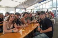 Superstimmung bei der Sommernachtsparty im Maichinger Festzelt.