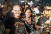 Superstimmung bei der Sommernachtsparty im Maichinger Festzelt.