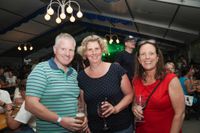 Superstimmung bei der Sommernachtsparty im Maichinger Festzelt.