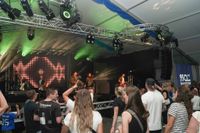 Superstimmung bei der Sommernachtsparty im Maichinger Festzelt.