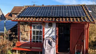 Auch auf der keinsten Hütte kann eine Photovoltaikanlage installiert werden.  Bild: z