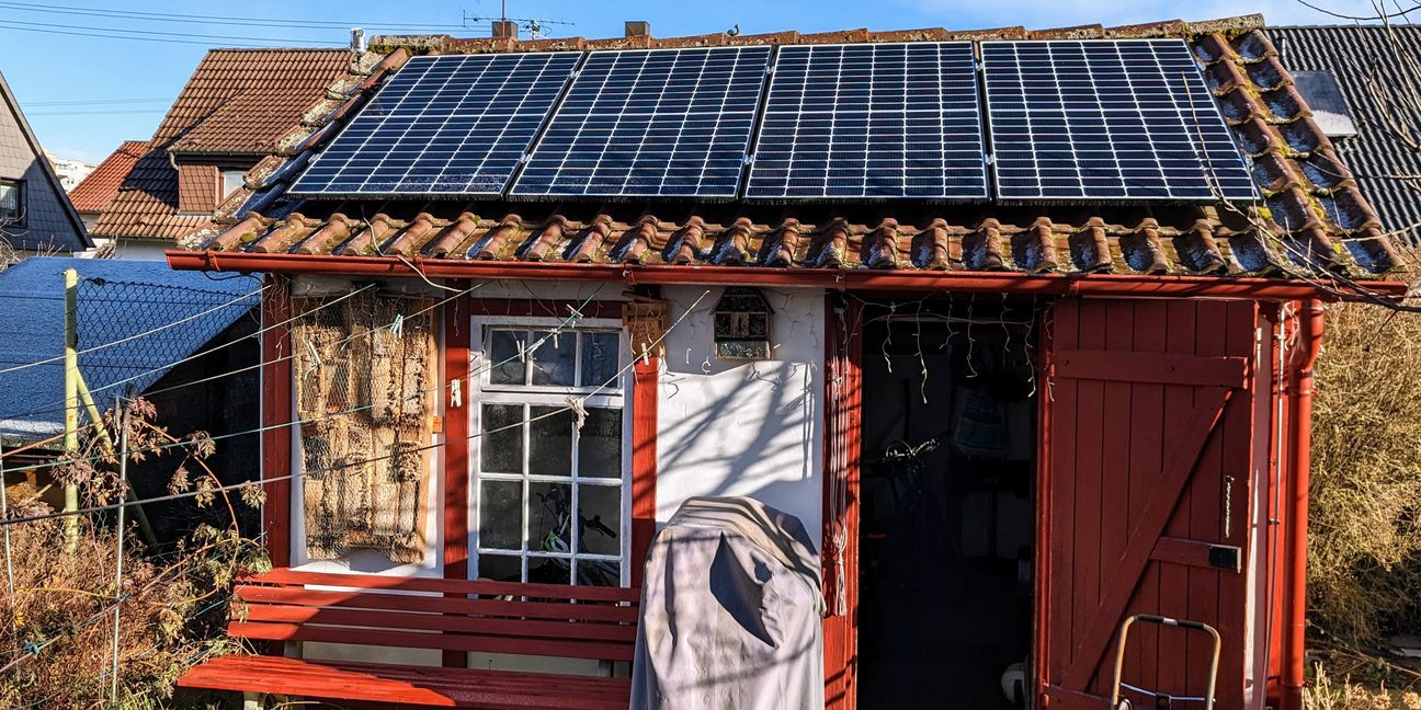 Auch auf der keinsten Hütte kann eine Photovoltaikanlage installiert werden.  Bild: z