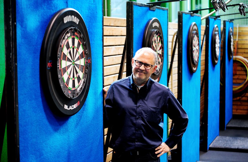 Uwe Dieterich in der Judohalle des Glaspalasts. Dort können sich die Profis warmspielen. Bild: photostampe