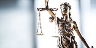 Im Verfahren um eine Gewalttat in Holzgerlingen stand die Frage nach der Schuldfähigkeit. Bild: Adobe Stock / sebra