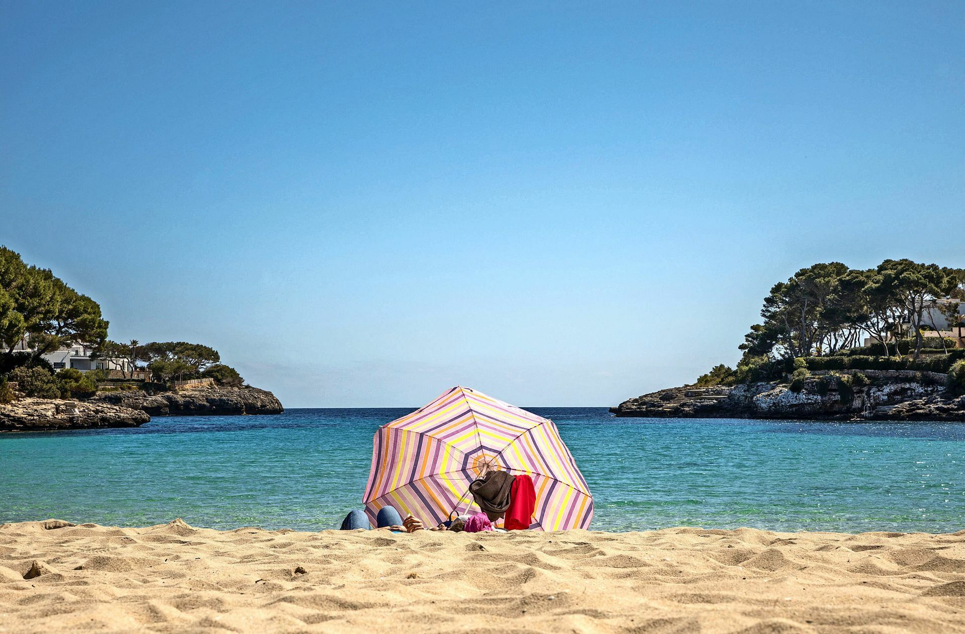 Wer nachweislich vollständig geimpft ist, darf unter anderem nach Polen, Estland, Georgien sowie auf die portugiesische Ferieninsel Madeira ohne Auflagen einreisen. Foto: dpa/John-Patrick Morarescu