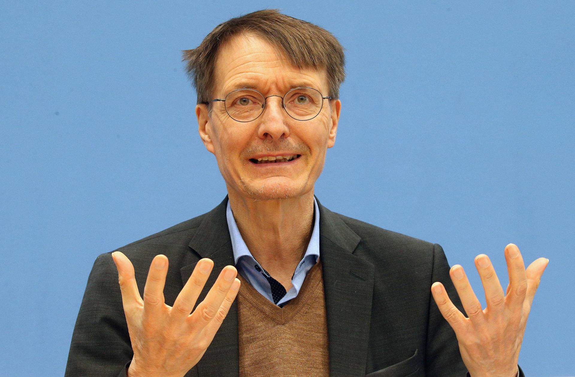 Karl Lauterbachs Pflegereform wird die grundlegenden Finanznöte der Pflegeversicherung nicht lösen können.