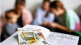 Der Mindestlohn hat laut Armutsbericht vielen Familien geholfen, die nur ein geringes Einkommen haben.