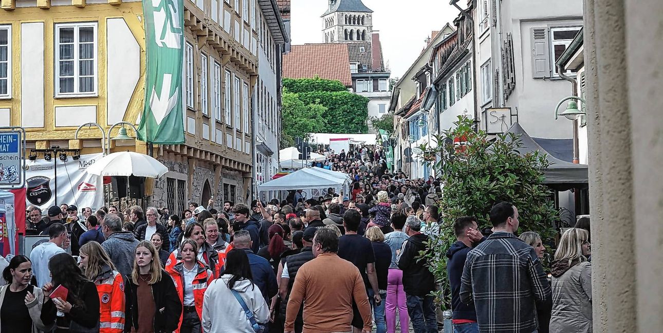 Rappelvoll war es am Samstagabend in der Lange Straße. Bild: Heiden