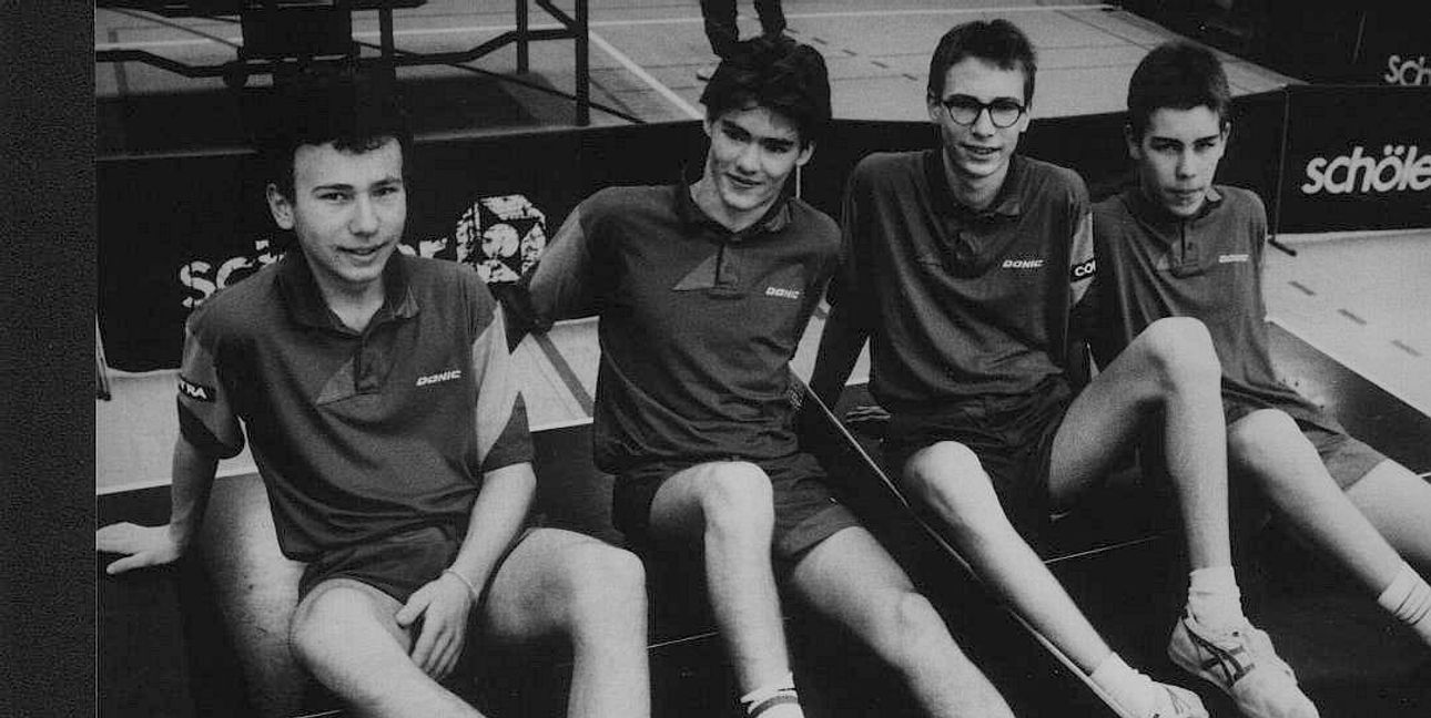 Sie haben vor über 32 Jahren Tischtennis-Geschichte geschrieben (von links): Elmar Fallscheer, Christoph Holzäpfel, Jürgen Baier und Christof Steine.