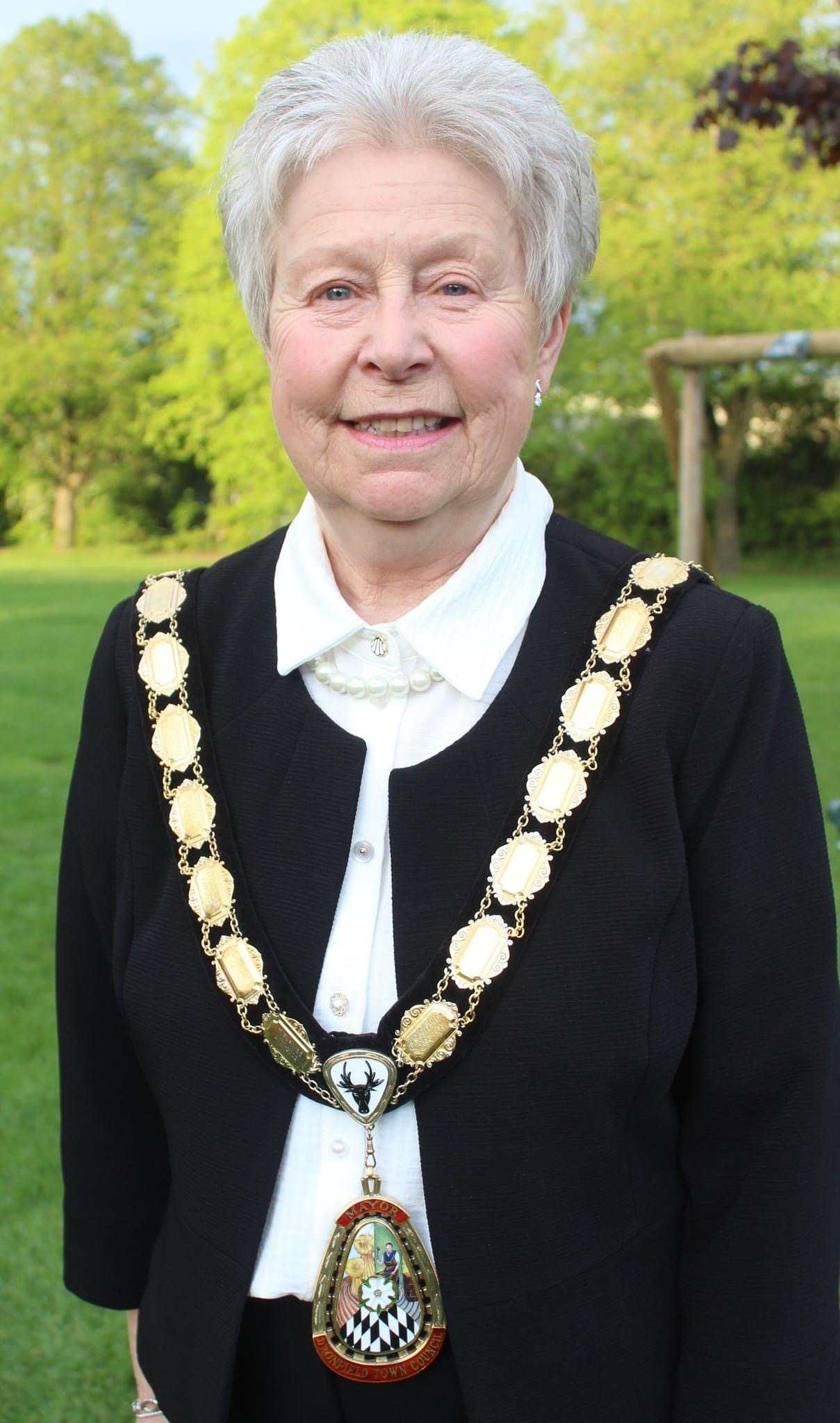 Susan Burkitt übernimmt für ein Jahr den Chefsessel im Rathaus von Sindelfingens englischer Partnerstadt Dronfield. Bild: Dronfield Eye/Archiv P. Bausch