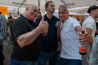 Der Salsa-Abend in Sindelfingen lockte zahlreiche Besucherinnen und Besucher auf die Kleine Mercedesstraße.