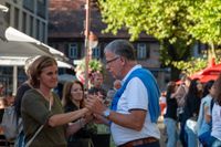 Der Salsa-Abend in Sindelfingen lockte zahlreiche Besucherinnen und Besucher auf die Kleine Mercedesstraße.
