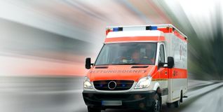 Der Mann wurde ins Krankenhaus gebracht.