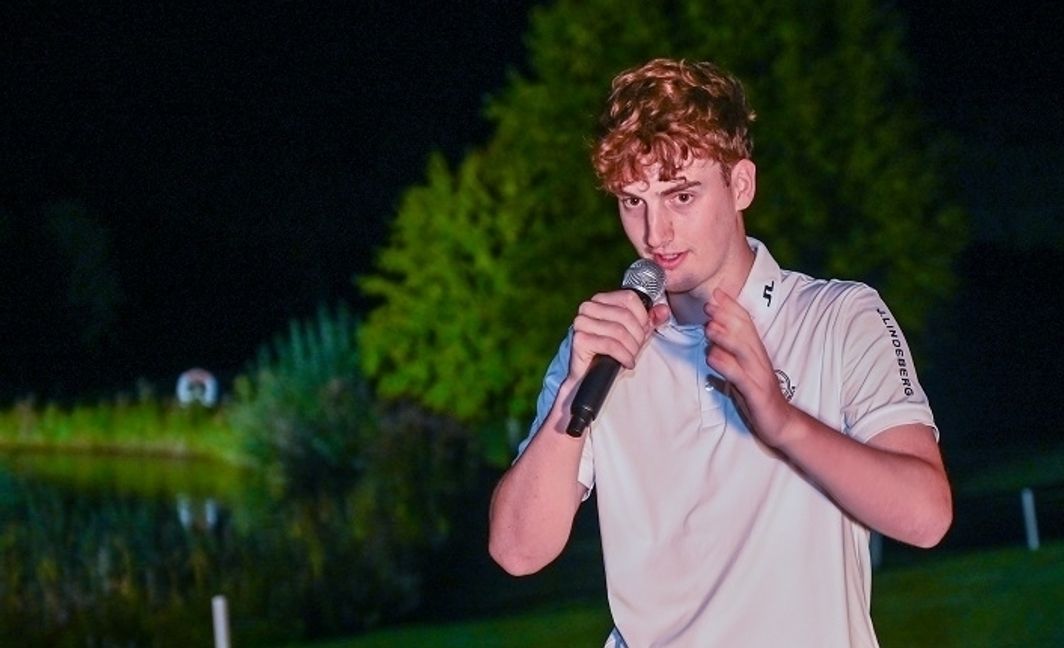 Clubmeister Marc Illig bedankt sich bei den Organisatoren.      Bild: Eiting