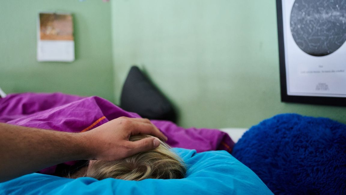 Das Kinderkrankengeld beträgt in der Regel 90 Prozent des ausgefallenen Nettoarbeitsentgelts (Symbolbild).