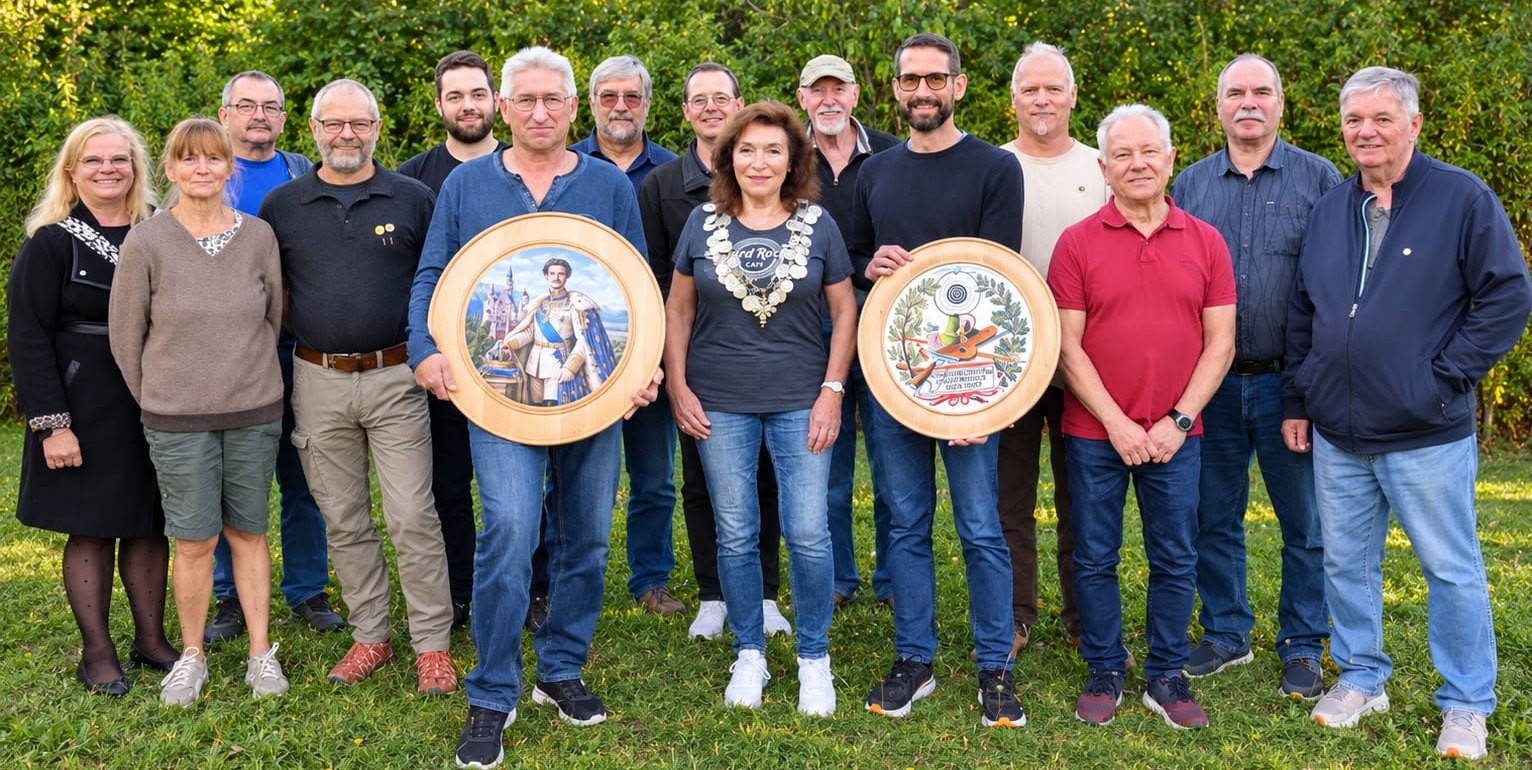 Die Trophäenschützen von links: Renate Bailer, Sonja Hanisch, Alfred Bailer, Hubert Ebel, Florian Ebel, Günther Mauch, Peter Lenhard, Hans-Peter Steiert, Schützenkönigin 2026 Silvia Schmidt, Lothar Tomana, Uwe Sonnentag, Jürgen Schöck, Thomas Rahm, Oberschützenmeister Rainer Hanisch und Otto Schmidt.