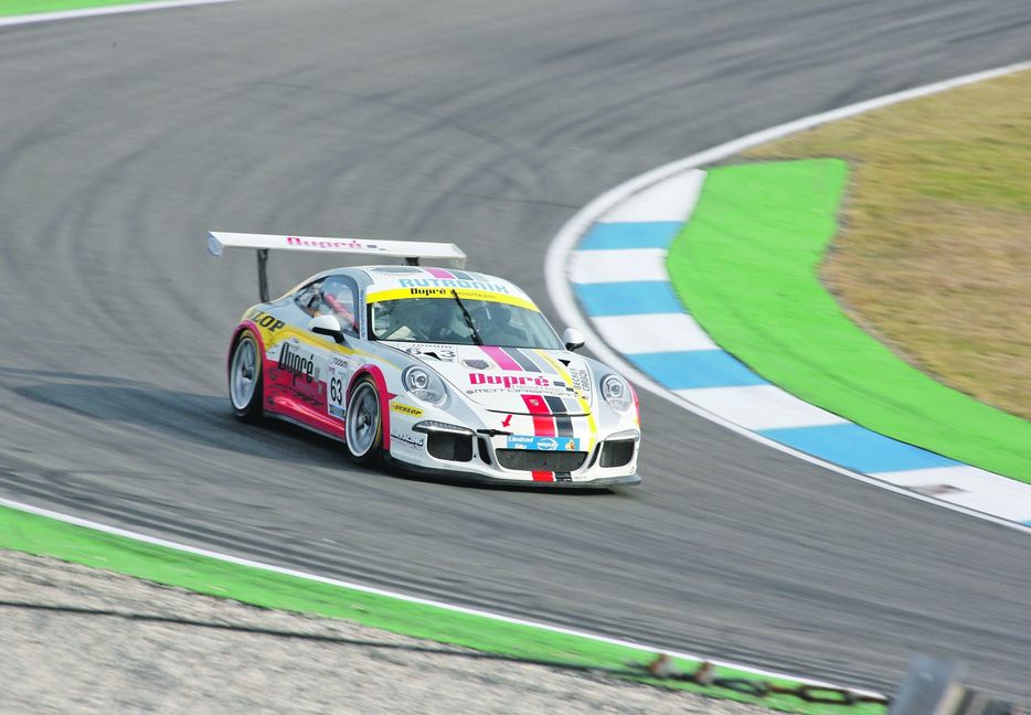 Jacob Erlbacher beim Testtag mit heißen Reifen in der Sachs-Kurve auf dem Hockenheimring. Bilder: z