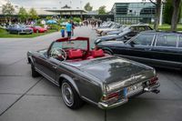 Classic & Coffee im Mecedes-Benz-Kundencenter in Sindelfingen.