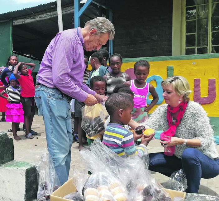 Es gibt immer viel zu tun: Sabine und Hans-Adolf Bode helfen in Südafrika dem Jabulani Selbsthilfe-Zentrum bei Durban. Bild: z
