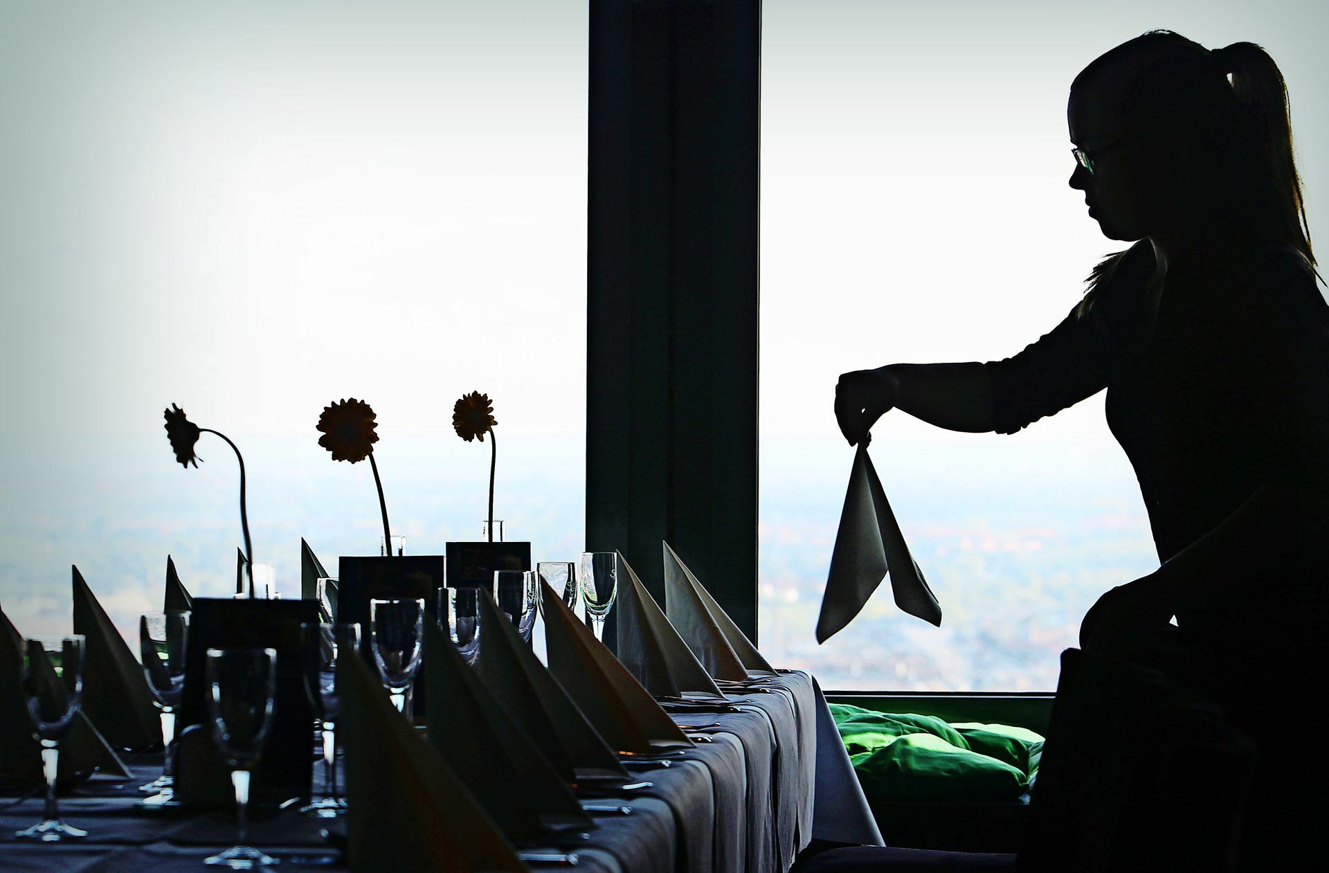 Vor allem Frauen müssen von Niedriglöhnen leben, während von den hohen Industriegehältern in erster Linie Männer profitieren.
 Foto: picture alliance / dpa/S..