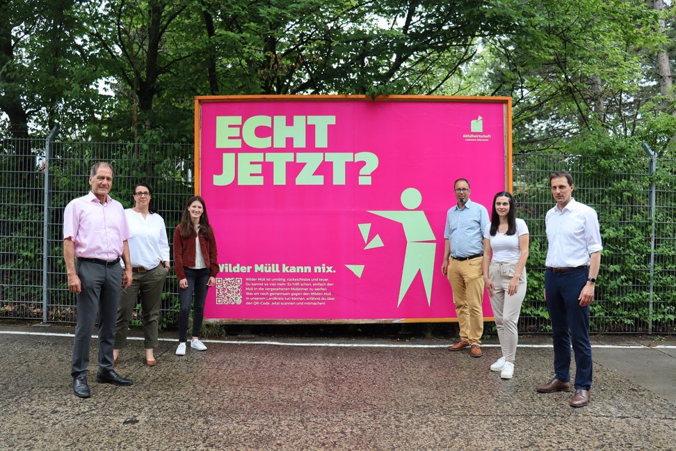 Auf unserem Bild (von links): Martin Killinger, Erster Beigeordneter Rutesheim, Melanie Hagen, Ordnungsamt Schönaich, Katharina Schaible, Haupt- und Personalamt Weil der Stadt, Daniel Gött, Bürgermeister Deckenpfronn, Annika Bender, Öffentlichkeitsarbeit AWB, und Martin Wuttke, Erster Werkleiter AWB.   Bild: Landratsamt Böblingen