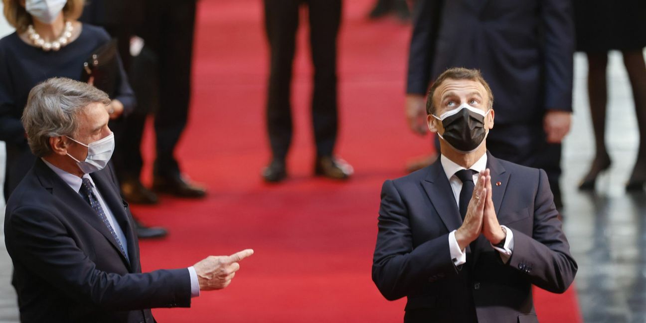 Frankreichs Präsident Macron fordert im Beisein von Parlamentspräsident David Sassoli die Europäer zu reger Teilnahme auf. Foto: dpa/Jean-Francois Badias