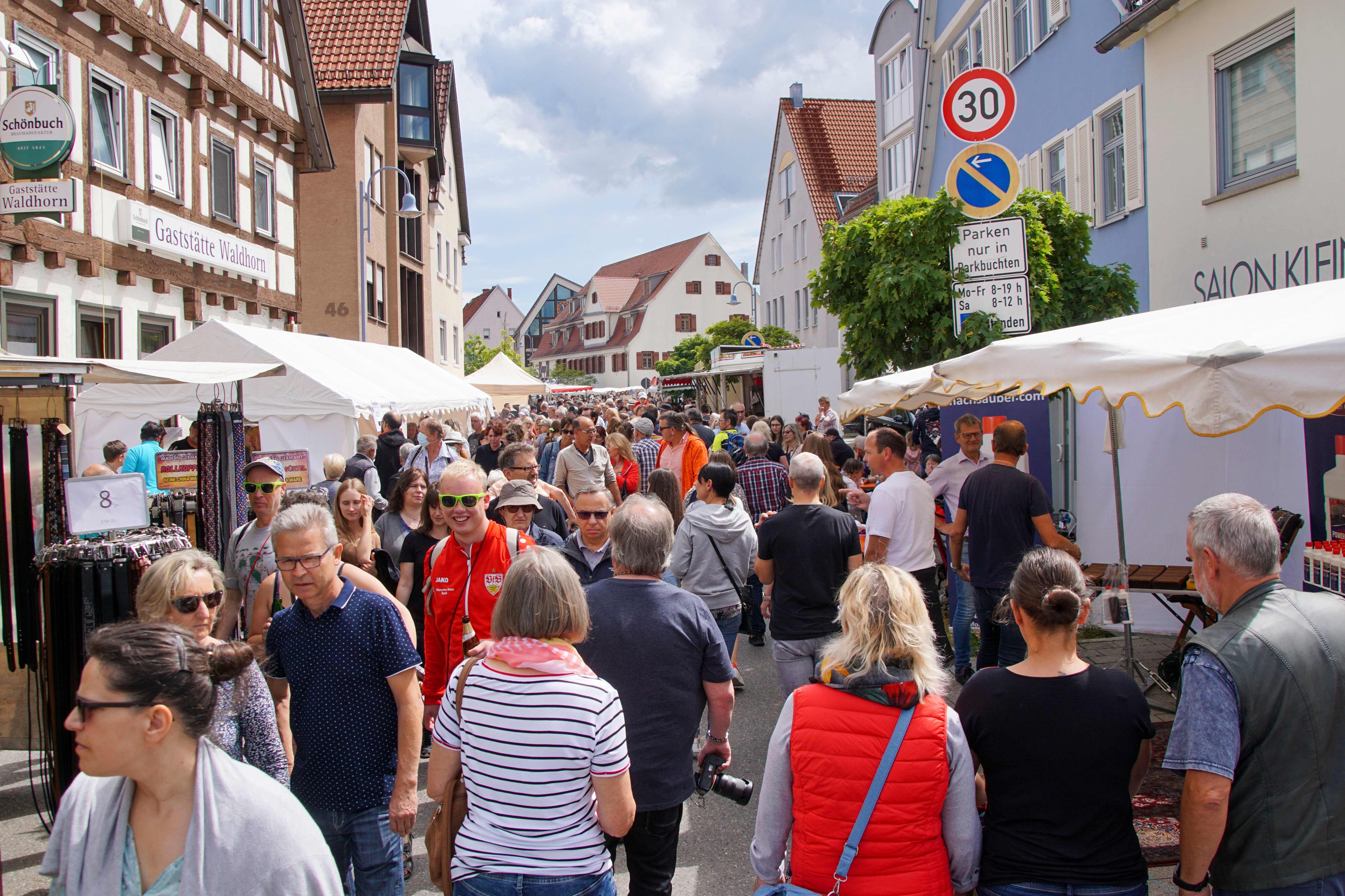 Höhepunkt der Ehninger Pfingsttage ist am Montag der traditionelle Pfingstmarkt in den Straßen und Gassen der Gemeinde.    Bild: Dettenmeyer/A