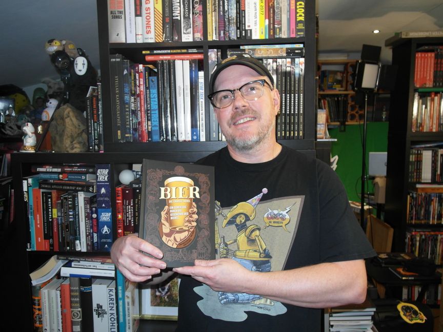 Steffen Volkmer ist Sammler von weit über 1000 Comics.     Bild: Staber