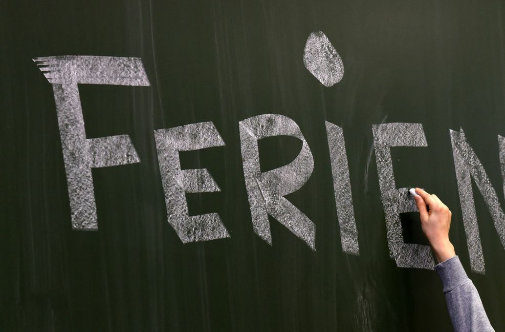 Auch in Baden-Württemberg sollen Schulen über eine Ferienverlängerung entscheiden können, meint Kultusministerin Susanne Eisenmann.