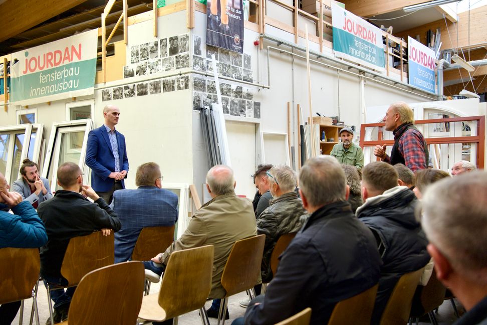 Diskussion bei Jourdan Fensterbau in Althengstett