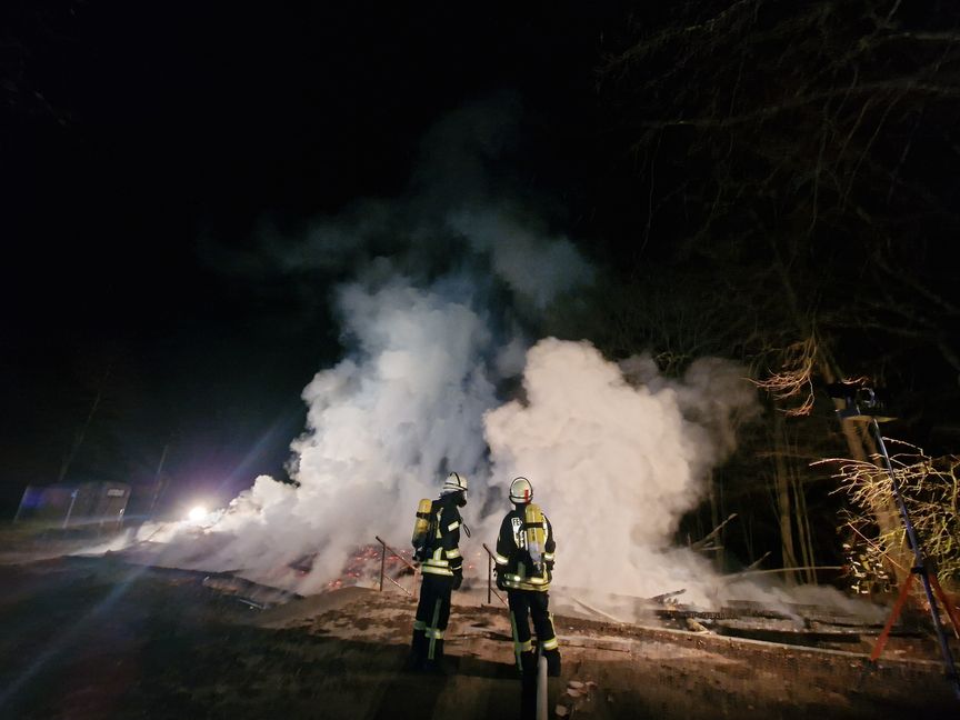 Der Einsatz der Feuerwehrleute kommt zu spät. Bild: Feuerwehr Magstadt