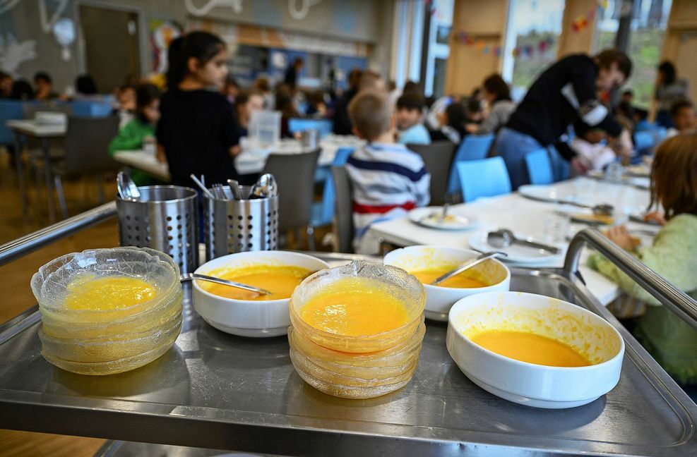 Heute gab es Karottensuppe in einer Stuttgarter Schulmensa.