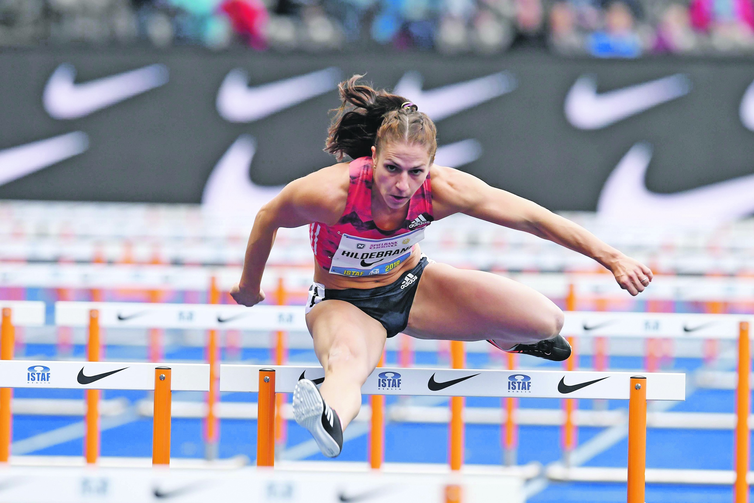Ein letztes Mal über die Hürden: Nadine Hildebrand wurde beim Hürdensprint im Berliner Olympiastadion mit einer Zeit von 12,97 Sekunden Sechste. Danach ging die 30-Jährige noch mit der 4 x 100-Meter-Staffel an den Start.